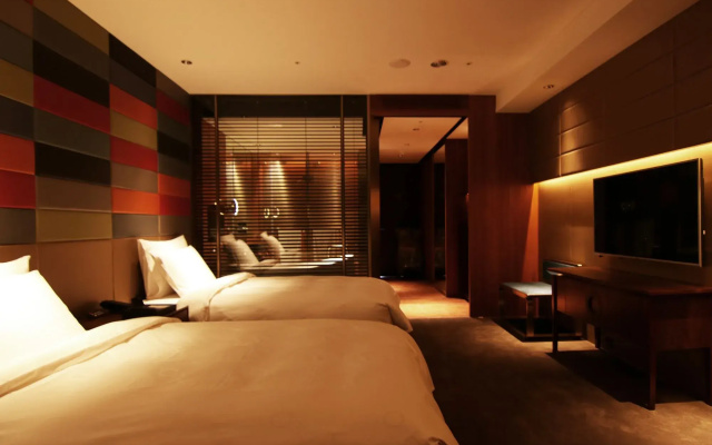 H2O Hotel