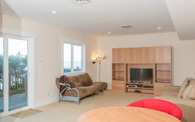 Above It All With Ocean Views 3 Br home by RedAwning