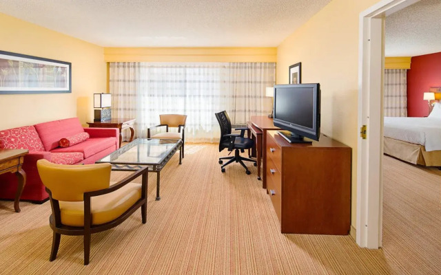 Courtyard by Marriott Houston Rice University