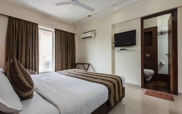 OYO 6833 Hotel Tanish Residency