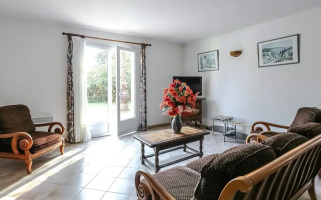 Provencal Holiday Home in Bormes-les-Mimosas with Pool