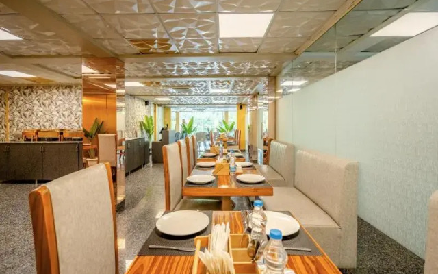 Lime Tree Hotel - Near Medanta Hospital