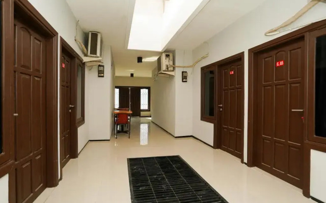 OYO 1541 Padang Pasir C-12 Residence