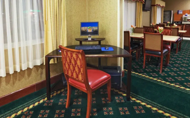 Holiday Inn Express Tulsa-Woodland Hills