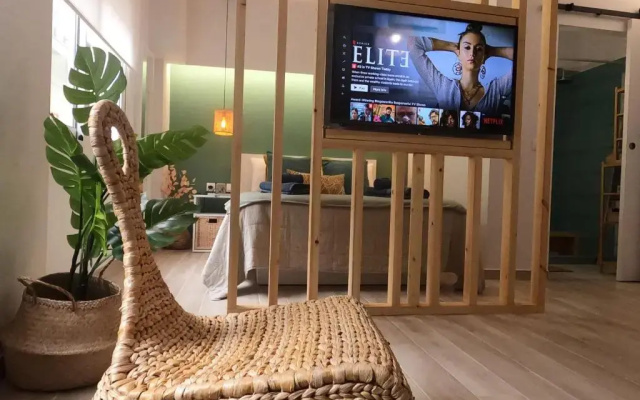 roomaki -tasteful studio in the center w/ parking