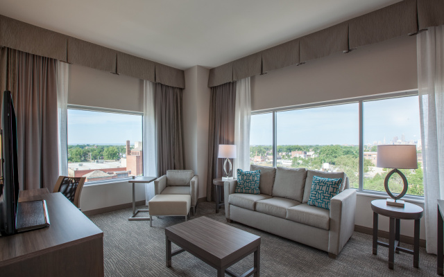Holiday Inn Cleveland Clinic by IHG