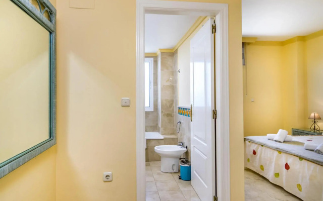 Pet Friendly apartment on the beach 306