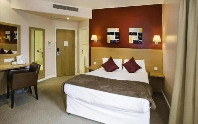 Luton Hotel