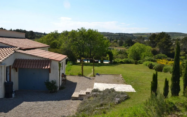Lovely villa in Cesseras with private swimming pool
