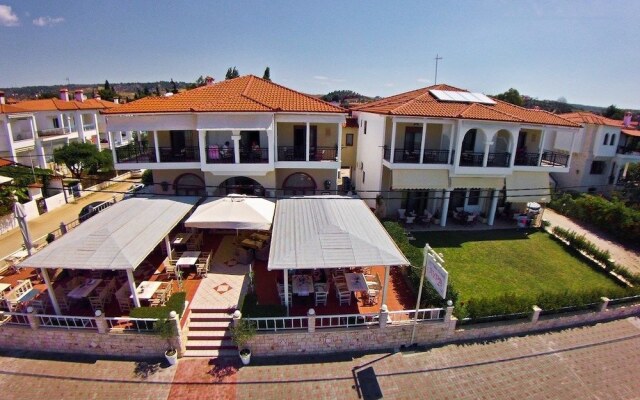 Отель Sonias House Греция, Ситония - отзывы, цены и фото номеров - забронировать отель Sonias House онлайн вид на фасад