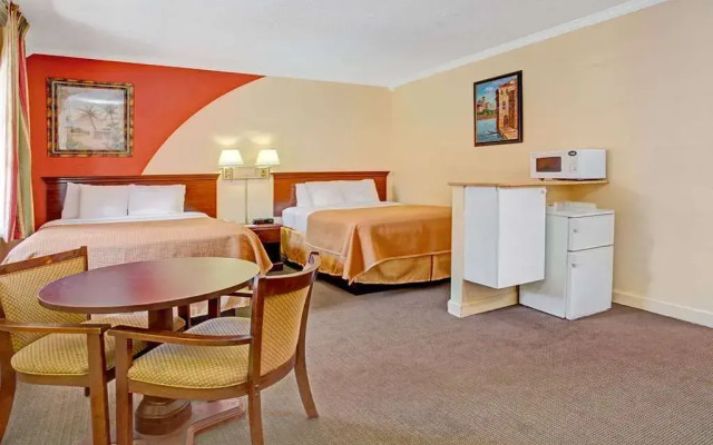 Howard Johnson Express Inn