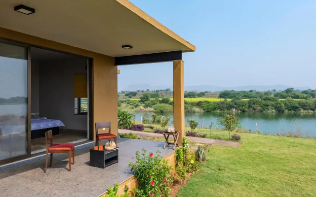 SaffronStays Rose Vineyard by the Lake