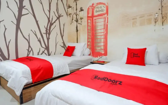 Omar Hotel by Reddoorz