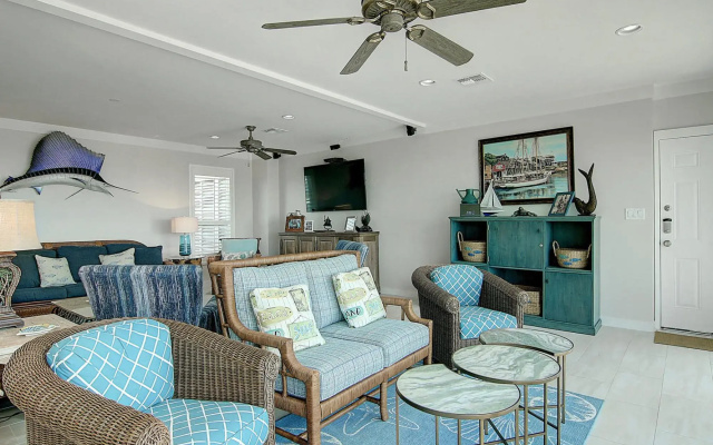 Channelview 305