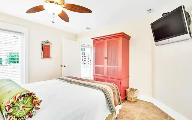 Relax Awhile - Carriage House