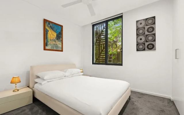 Spacious 2-bed Retreat With BBQ & Courtyard