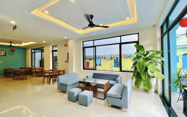 Grand Holiday Villa