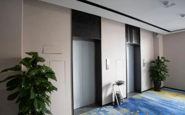 VX Hotel (Lianyungang Wanda Plaza Jiangsu Ocean University)