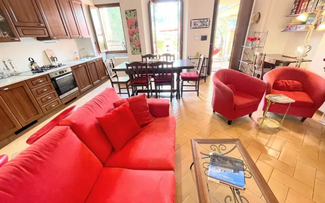 Central Spoleto Apartment With Large Sunny Terrace With Views