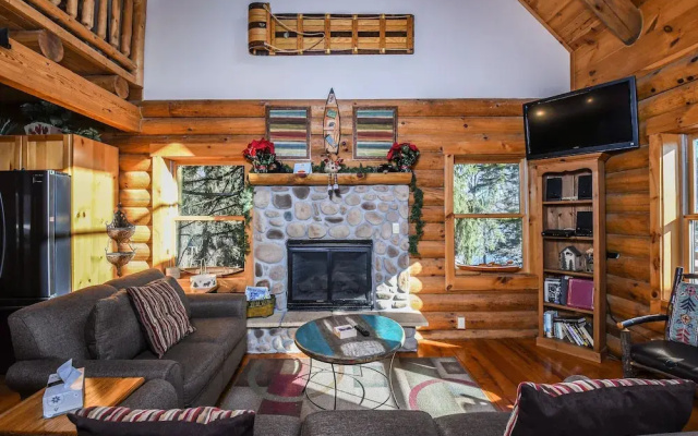 The Treehouse 6 Bedroom House