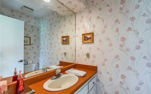High Mesa Escape - Three Bedroom Cabin