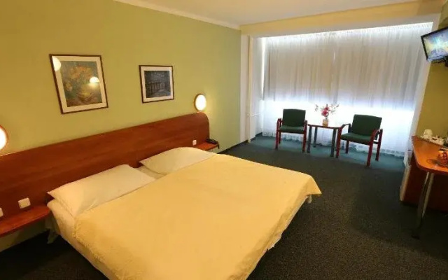 Hotel Lux