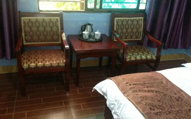 Baoshan Huarong Inn