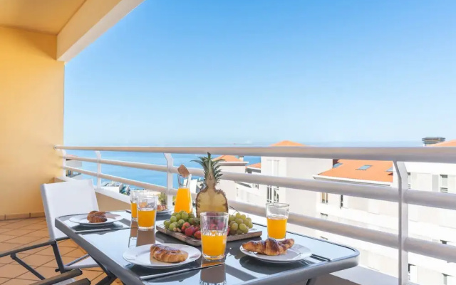 Sunny Stay by Atlantic Holiday