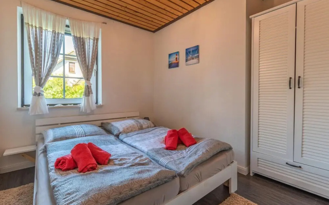 Amazing Apartment in Friedrichskoog With 2 Bedrooms and Wifi