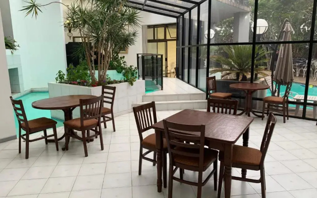 The Palace Guesthouse & Garden Restaurant