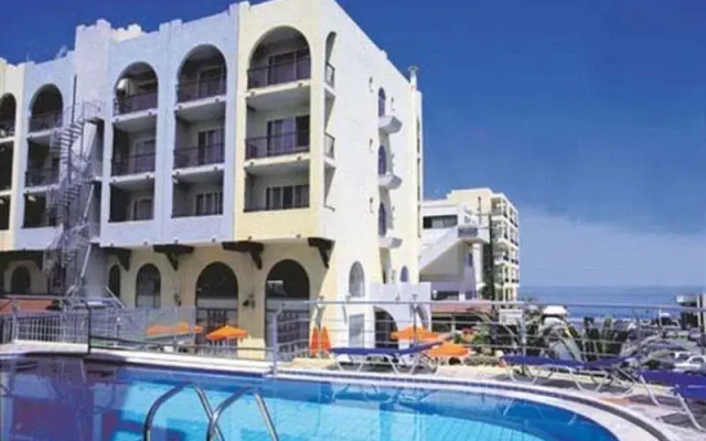 Lefkoniko Beach Bay Hotel