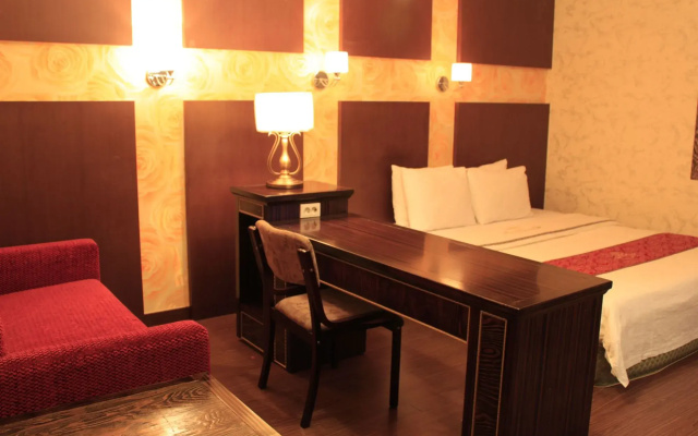 Hotel Amour
