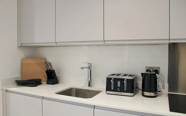 Slate Suite 1BR City Views