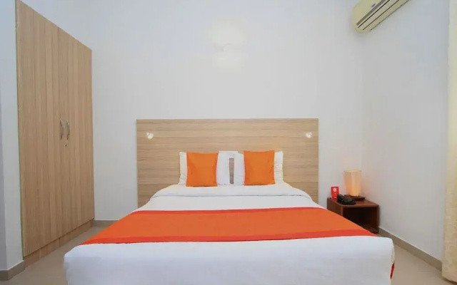 OYO Flagship 16476 Elements mall