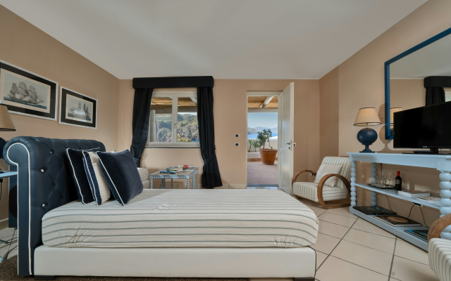 Therasia Resort Sea & Spa - The Leading Hotels of the World