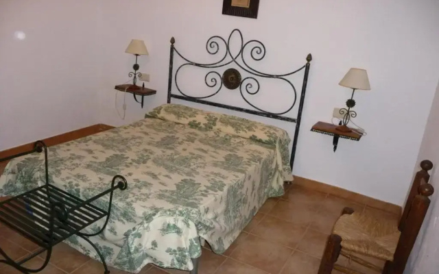 Casas La Piedra De Tíscar