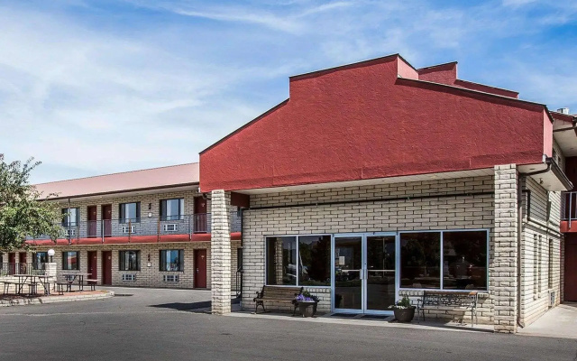 Econo Lodge Cortez near Mesa Verde