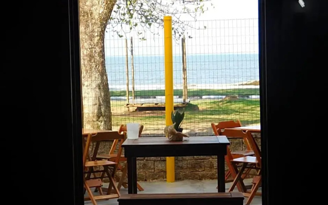 Na Praia Family Hostel & Coworking