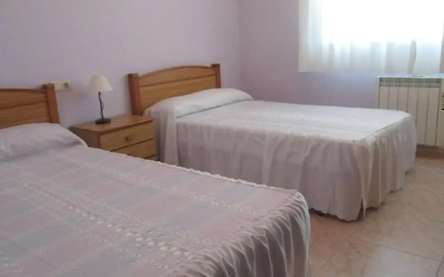 Galicia 100423 3 Bedroom Apartment by Mo Rentals
