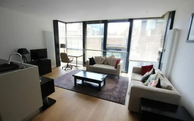 Modern 1-Bed in the Iconic Quartermile Area