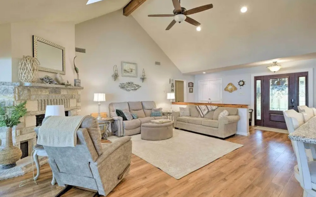 Lakefront Granbury Getaway: Boat, Swim & Fish