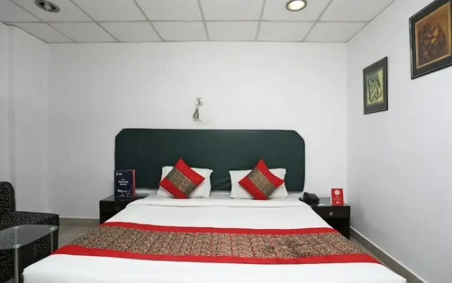 OYO 14777 White Tiger Villa