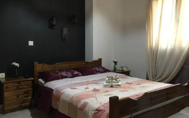 George Central Apartment