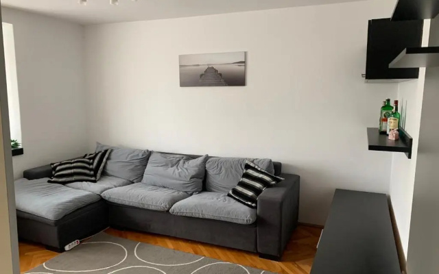 Sara House