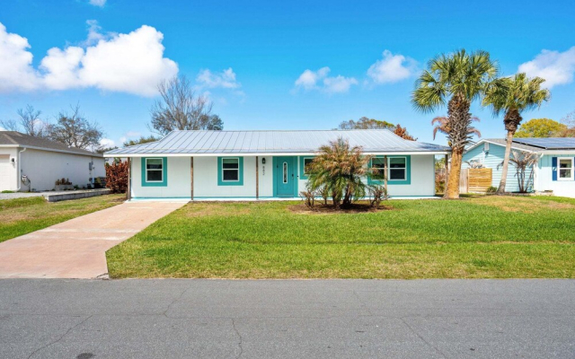 882 Cody Avenue