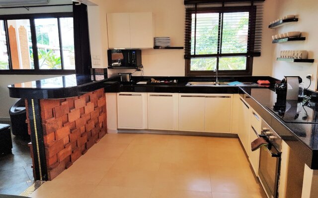 Tucheland Luxury Villa Pattaya 7BR 2