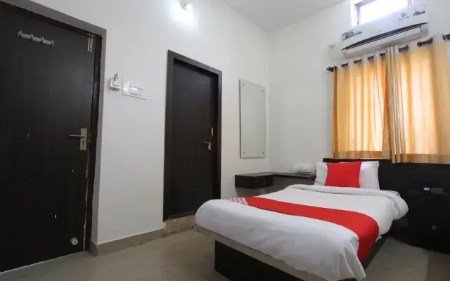 Hotel SKG Comforts by OYO Rooms