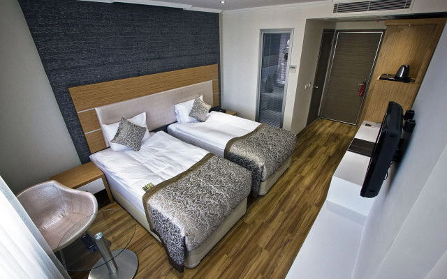 Edis Premier Hotel