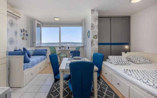 Awesome Apartment in Crikvenica With Wifi