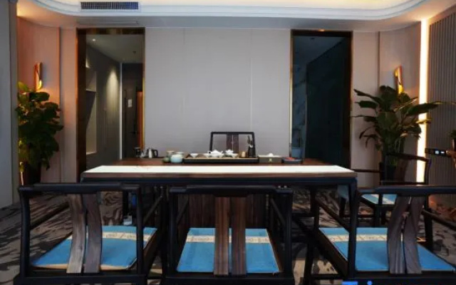 Qianhai Building Hotel (Xinjiang Museum Branch)